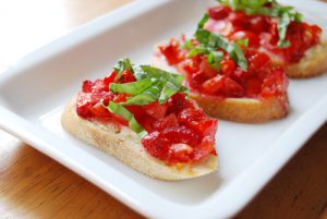 Strawberry Bruschetta @meginthekitchen #wishfarms