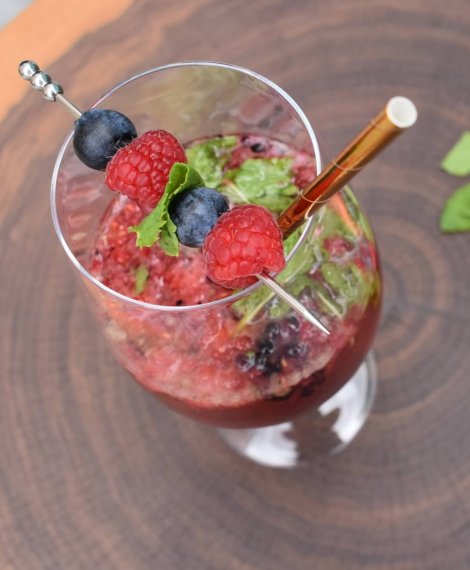 Bubbly Berry Sangria