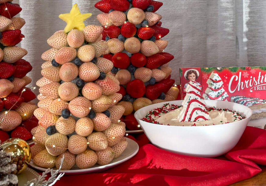 Christmas Strawberry & Pineberry Cake Dipping Snack Tree