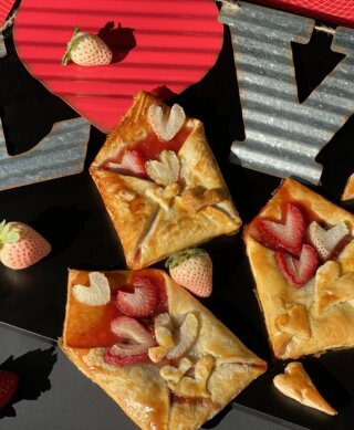 A Valentine's treat for those you love "berry" much! Wish Farms Berry Recipes.