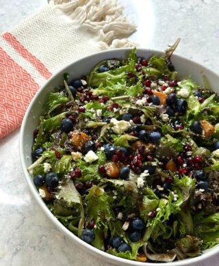 Blueberry and Pomegranate Power Bowl | Wish Farms