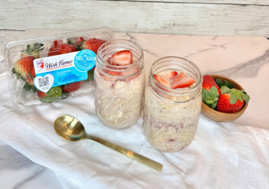 Strawberry Cheesecake Overnight Oats